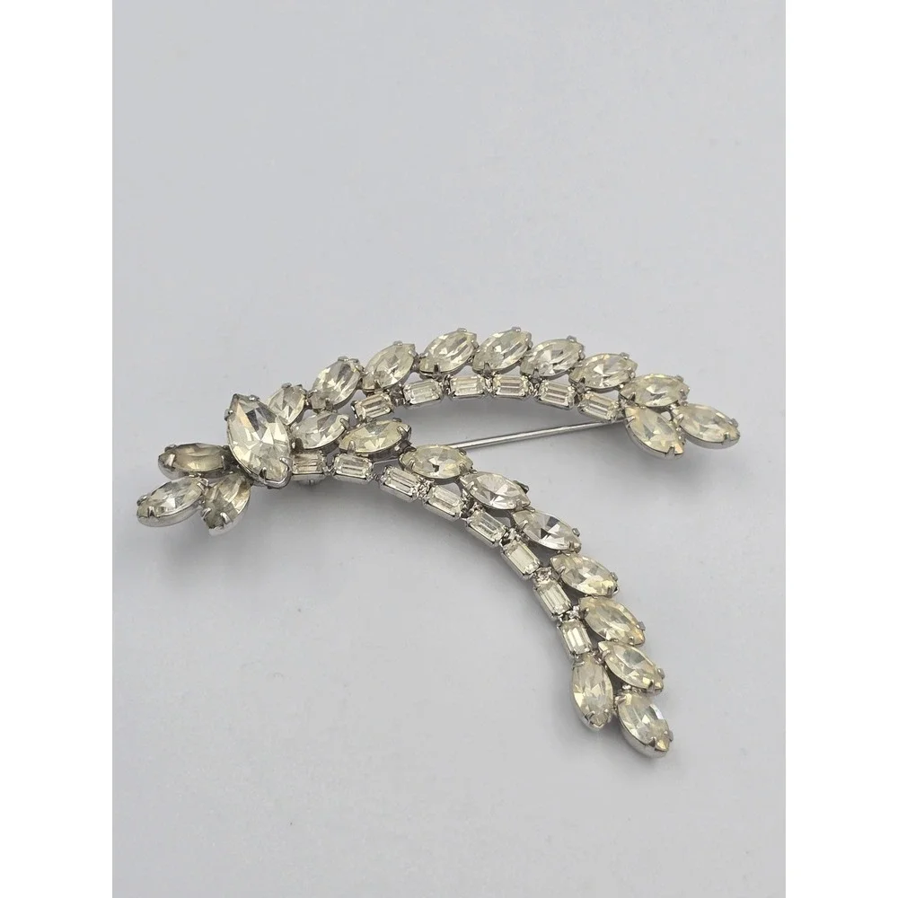 Vintage Clear Champagne Rhinestone Brooch Pin Silver Tone Marquise Baguette Leaf